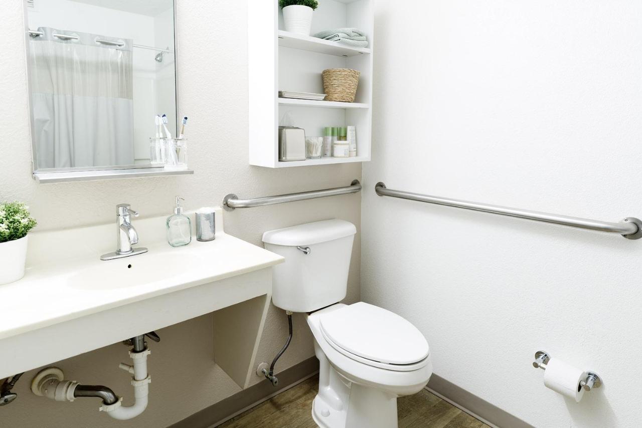 Intown Suites Extended Stay Houston Tx - Highway 6 ไซเปรส ภายนอก รูปภาพ